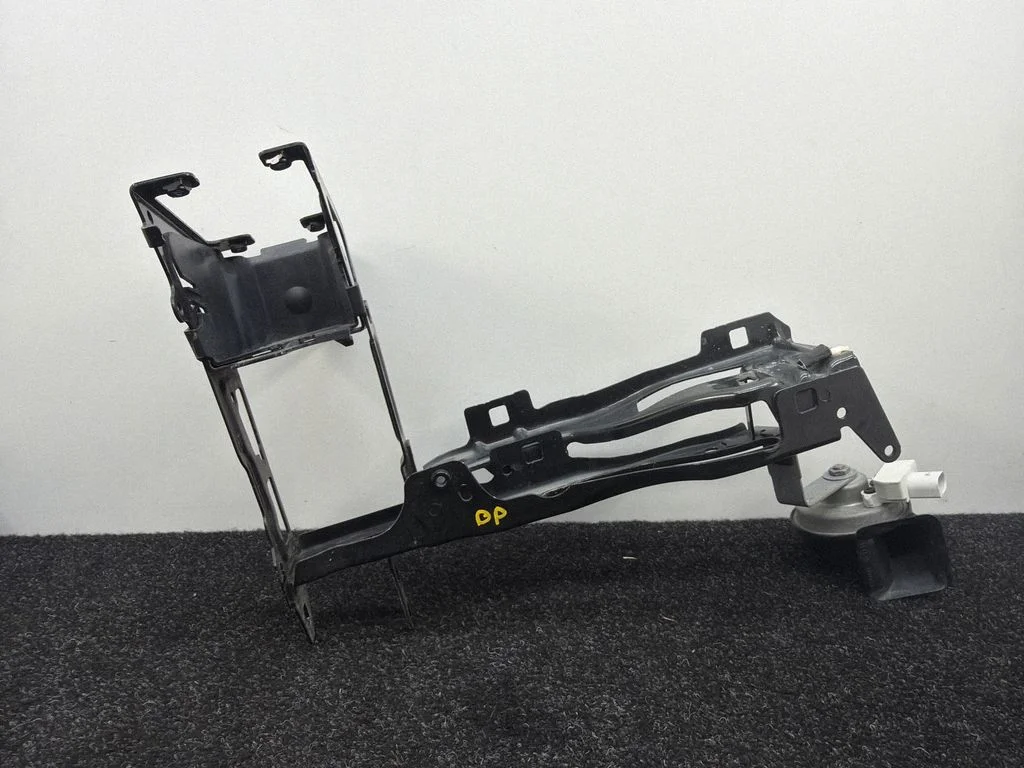 Esitule kinnitusklamber 17023811