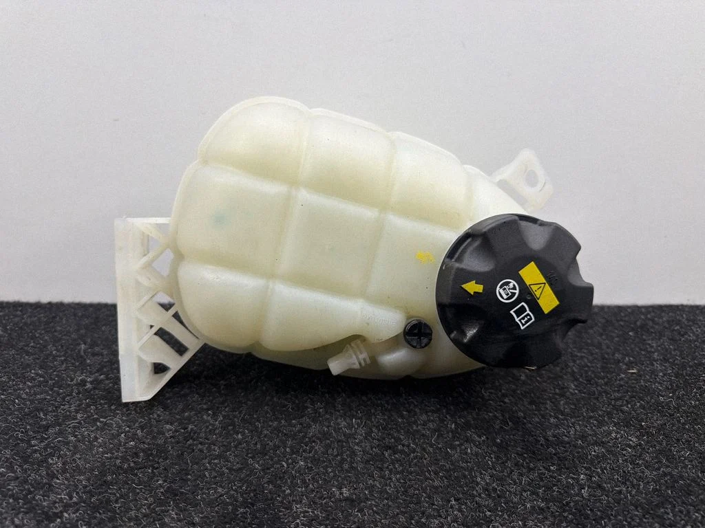 Jahutusvedeliku paisupaak 7642160