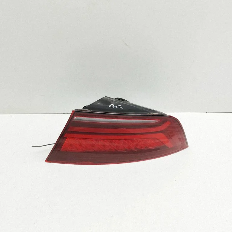 Rear/tail lights 4G8945096H