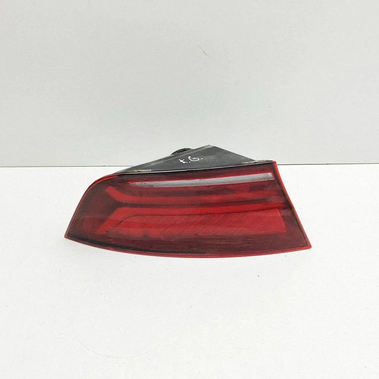 Rear/tail lights 4G8945095H