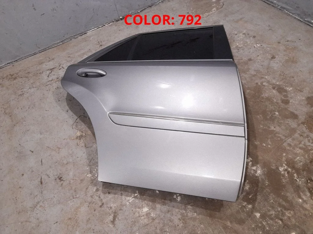 Rear door 1647300805