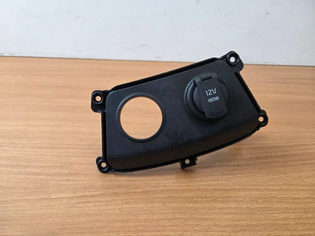 12 V pesa (taga) 84638F1201