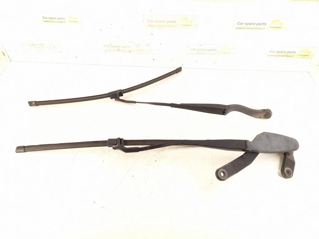 Front wiper blade arm 2048201544 – Mercedes-Benz C-Class AMG W204 (2007-2014)