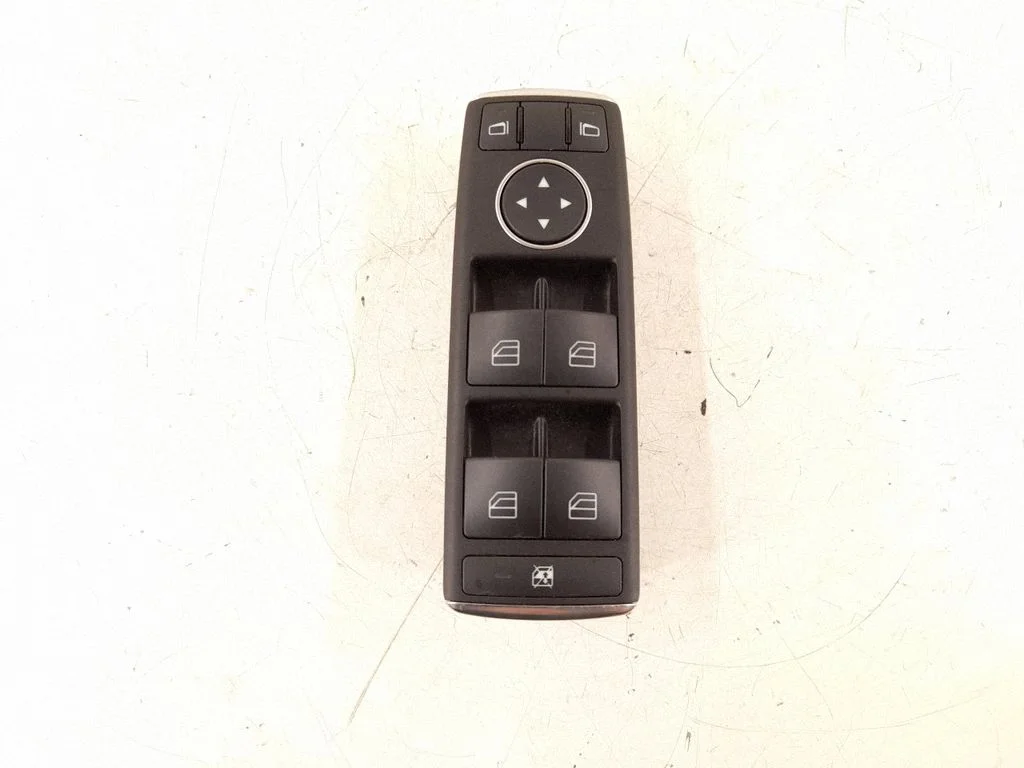Electric window control switch – Mercedes-Benz C-Class AMG W204 (2007-2014)