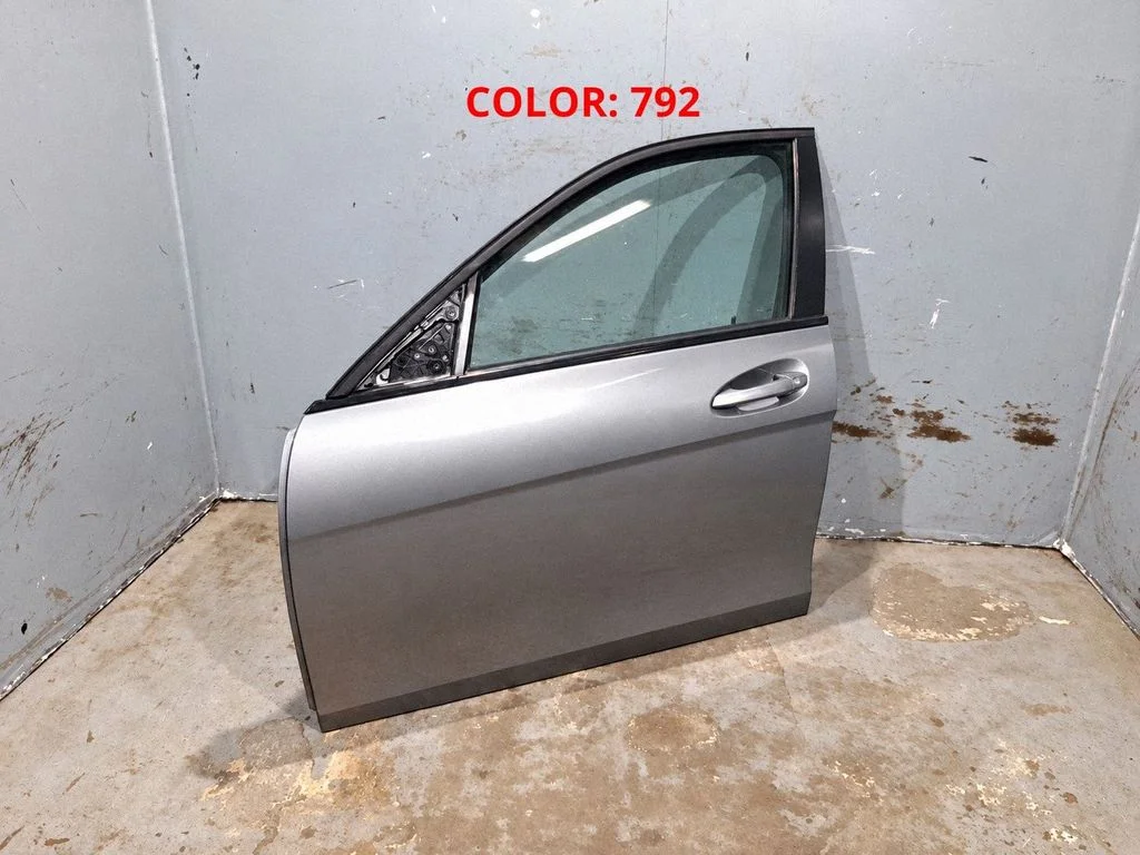 Front door 2047220110