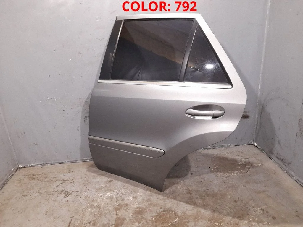 Rear door 1647300705