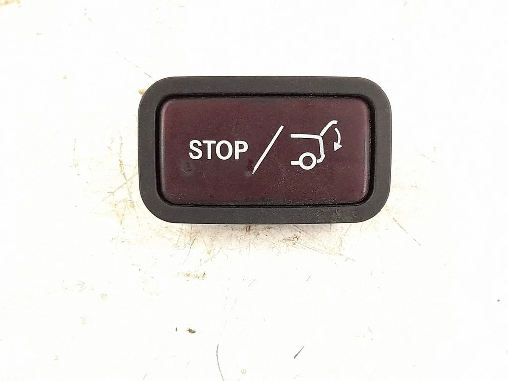 Tailgate opening switch 2128210651 – Mercedes-Benz ML-Class W164 (2005-2011)