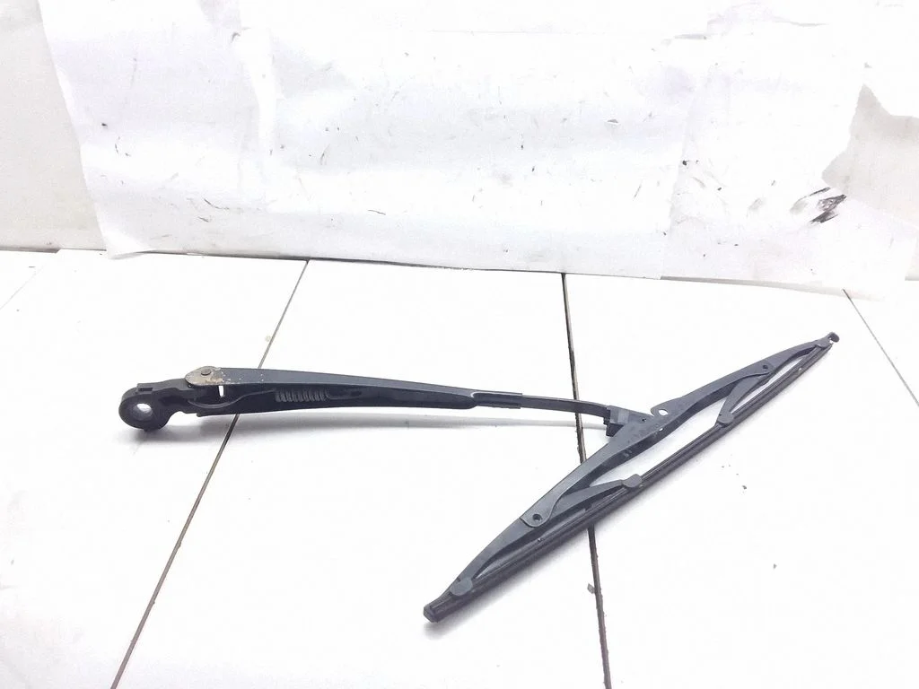 Rear wiper blade arm – Volkswagen Golf IV (1998-2005)