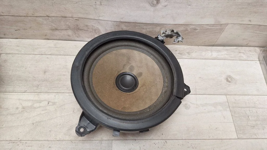 Rear door speaker – Volvo S80 (1999-2003)
