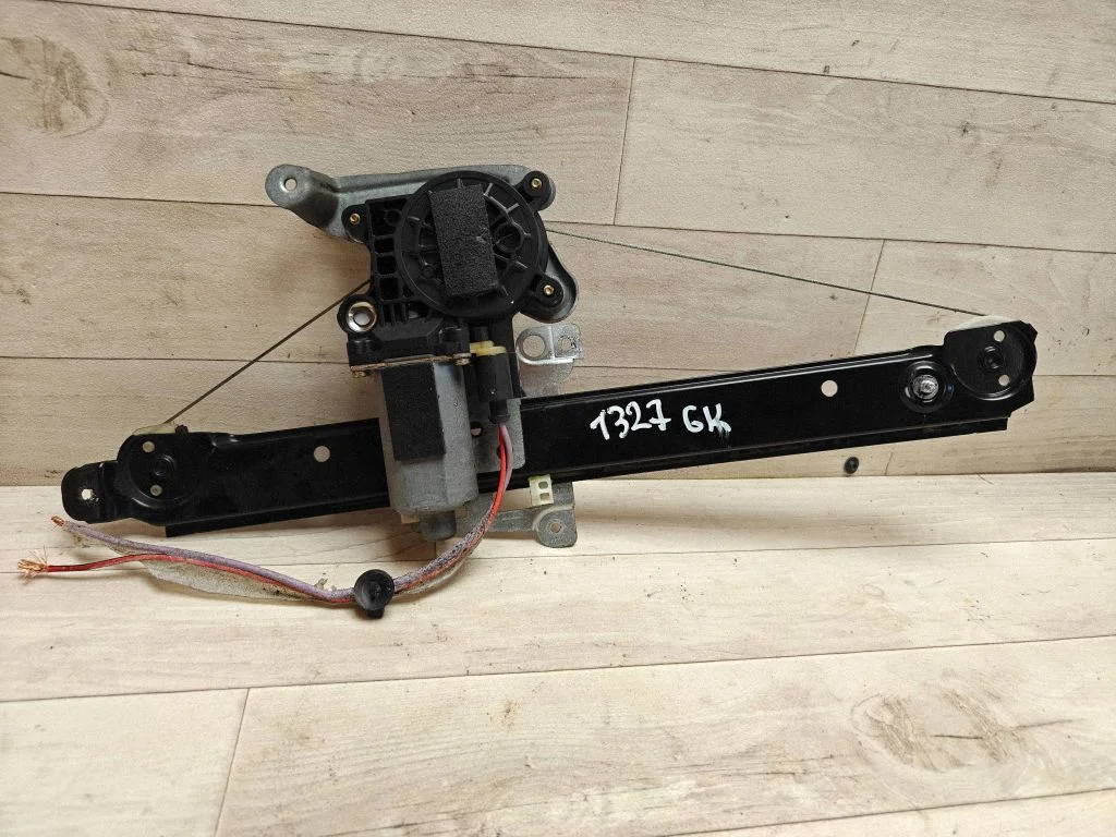 Rear door window regulator with motor – rear left