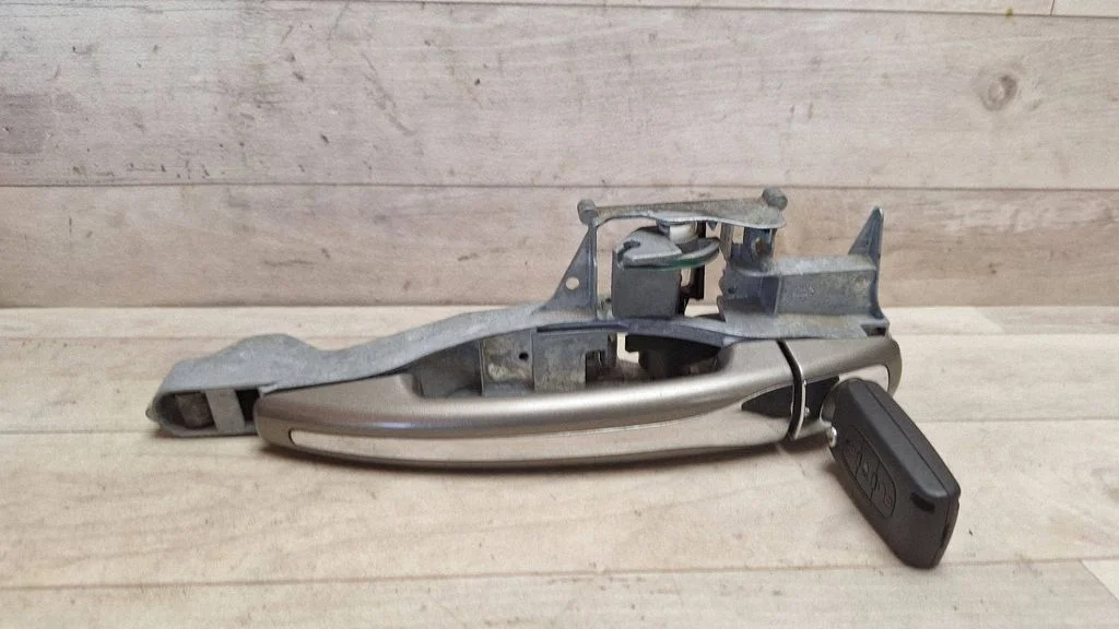 Rear door exterior handle 9675341580