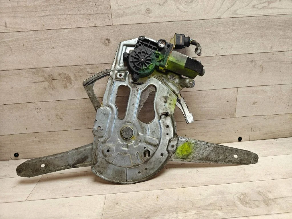 Front door window regulator with motor 101353XXX