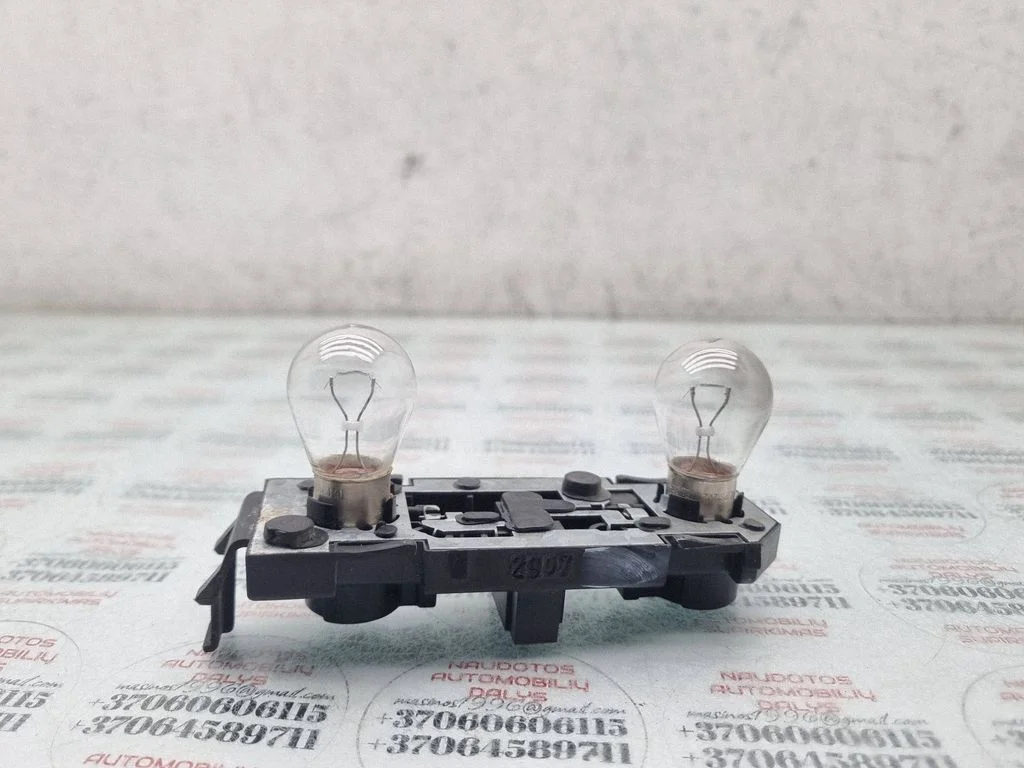 Pokrywa oprawki lampy tylnej 7M3945257A