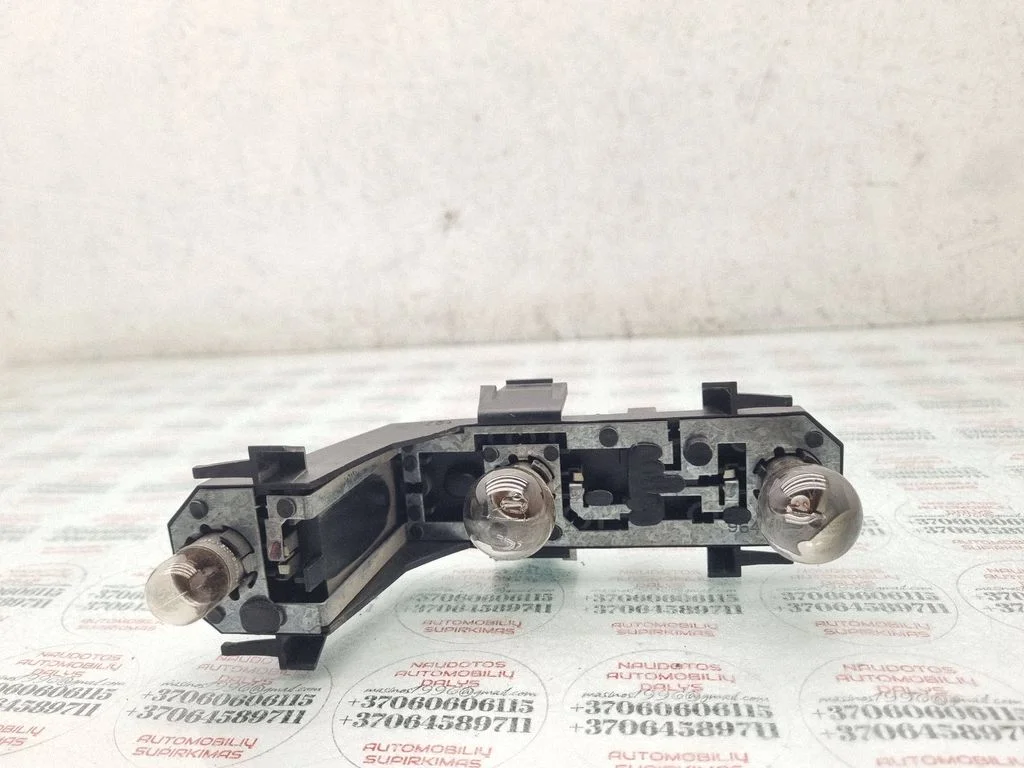 Pokrywa oprawki lampy tylnej 7M3945258