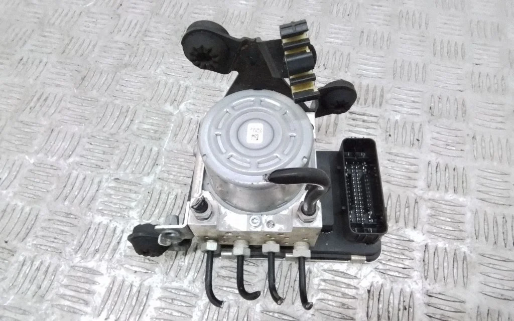 ABS block – Volvo S90, V90 (2016-)
