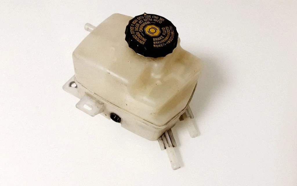 Brake fluid reservoir 240400
