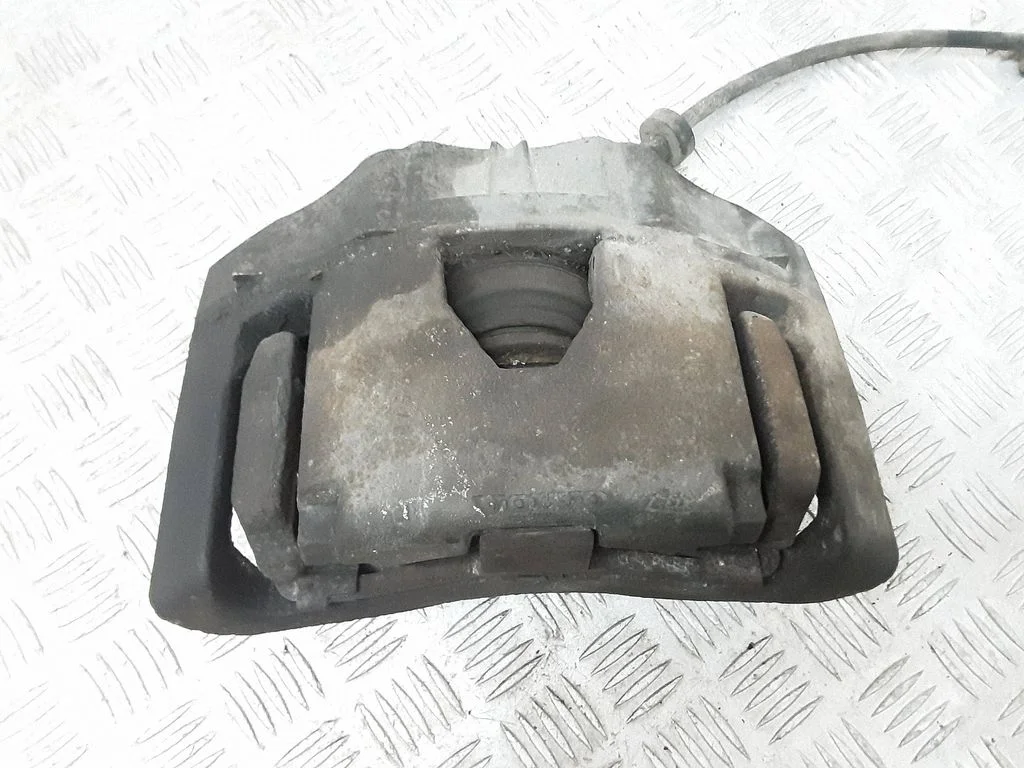 Zacisk hamulcowy przedni 30657303