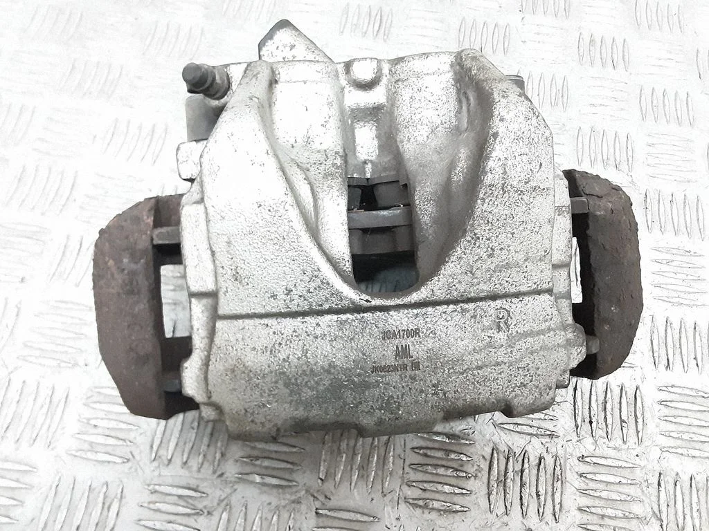 Front brake caliper – front right