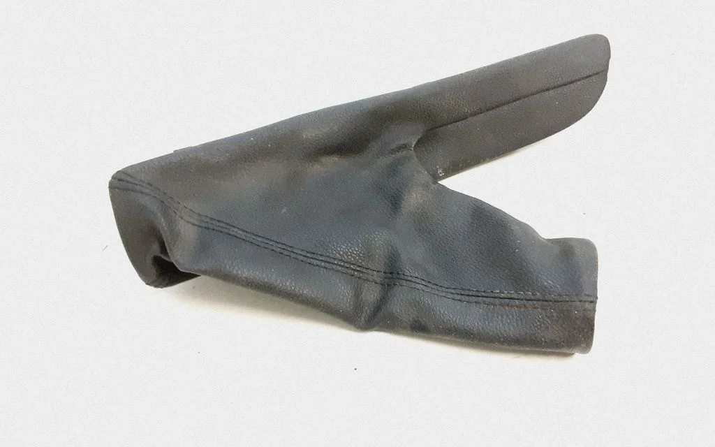 Handbrake lever cover (leather/fabric) – BMW 1 Series E81 E87 (2004-2011)