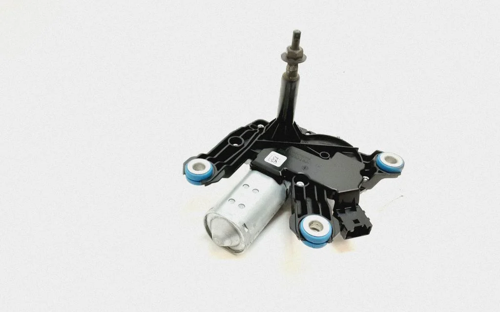 Aizmugurējā stikla tīrītāja motoriņš 7329850