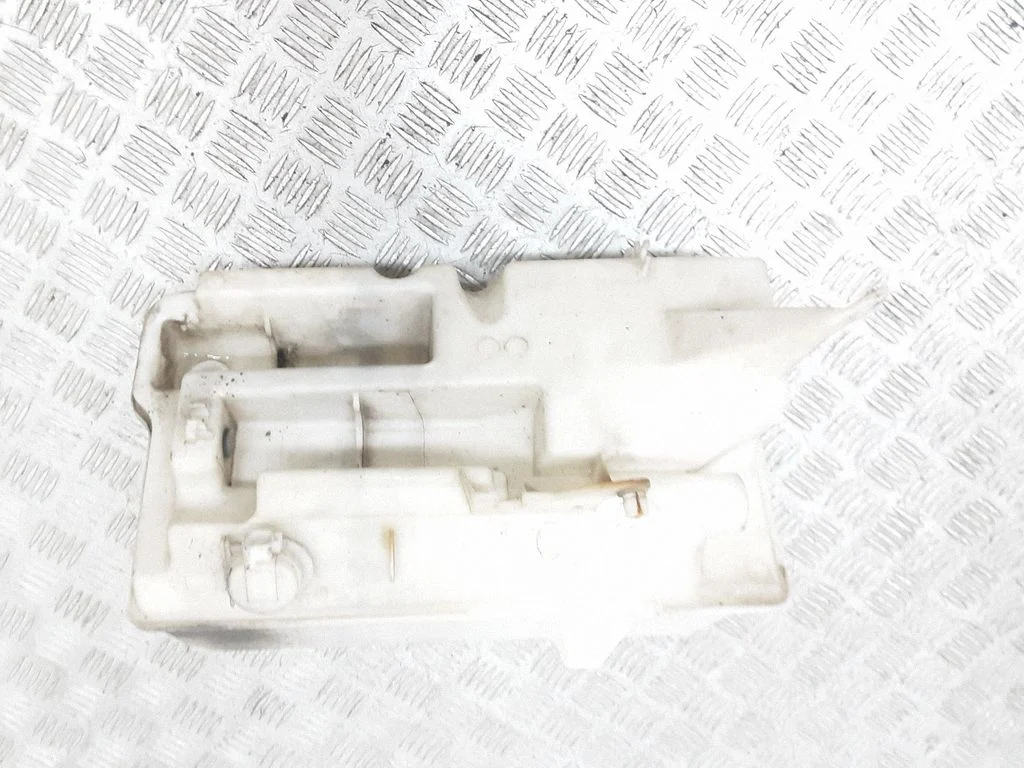 Windshield washer fluid reservoir/tank 30753424
