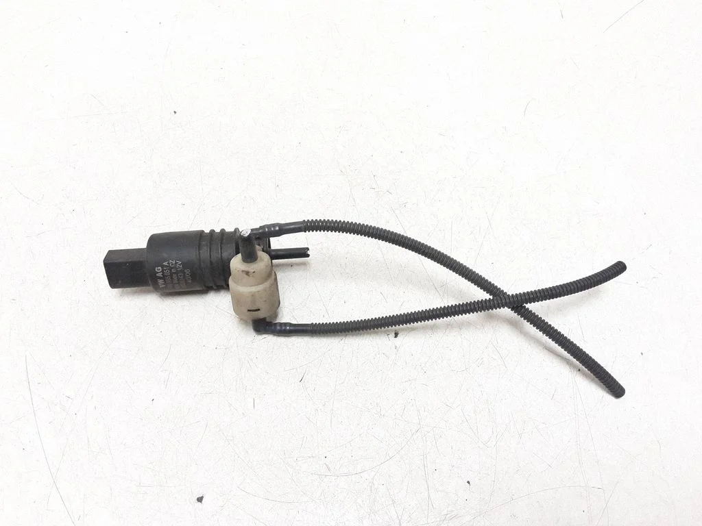 Klaasipesuvedeliku pump (klaaside) – Audi A6 Allroad C6 (2006-2011)