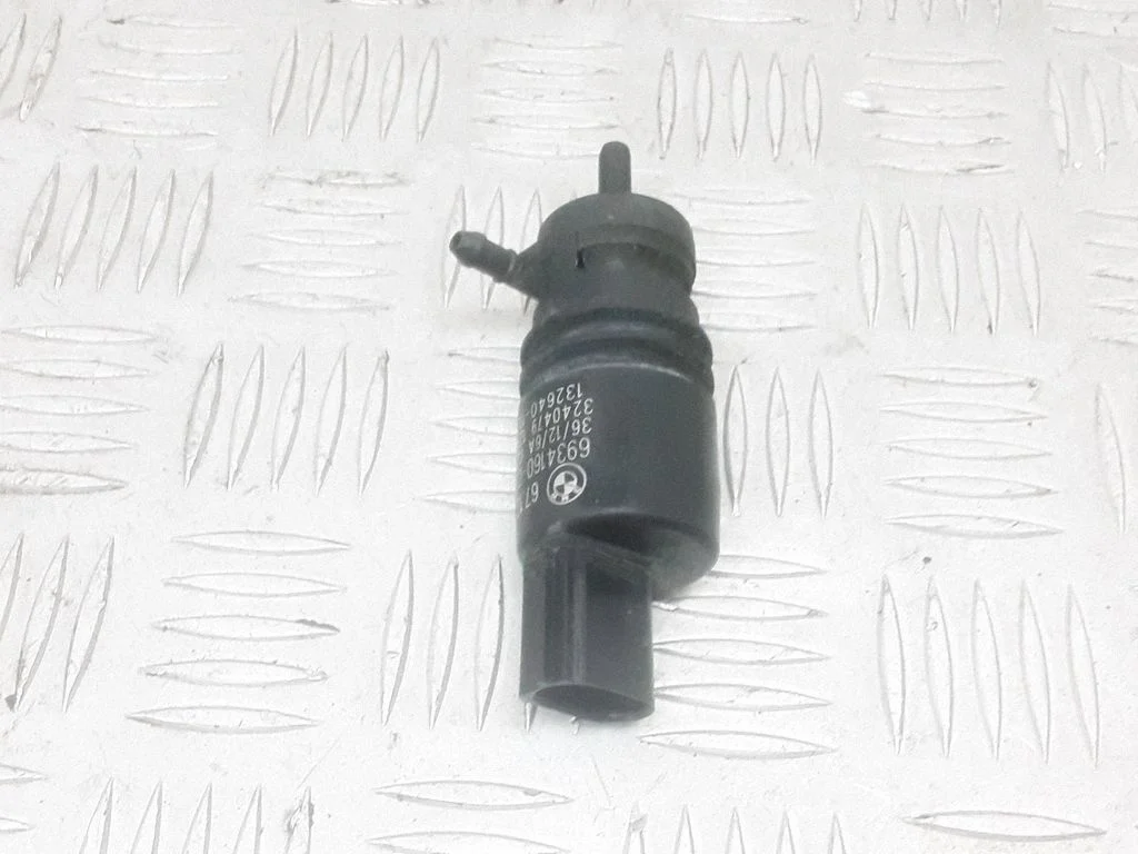 Windscreen/windshield washer pump 6934160