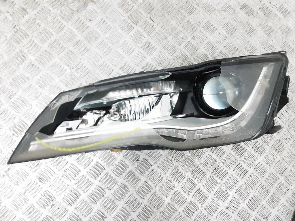 Headlight/headlamp 4G8941005B