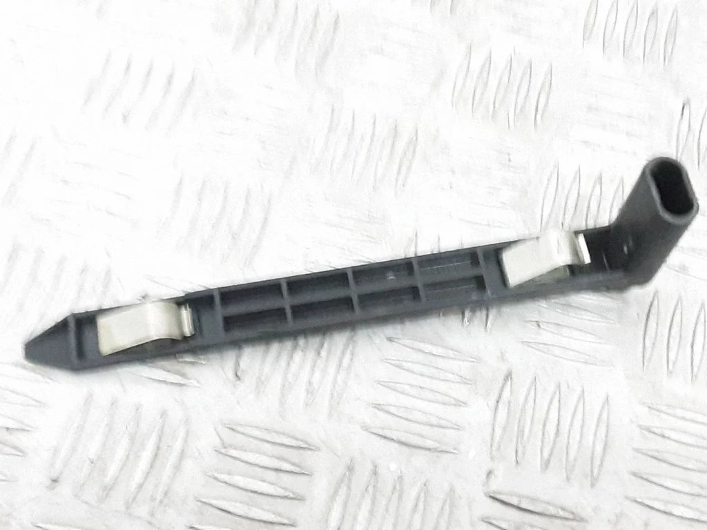 Headlight/headlamp mounting bracket 30763154