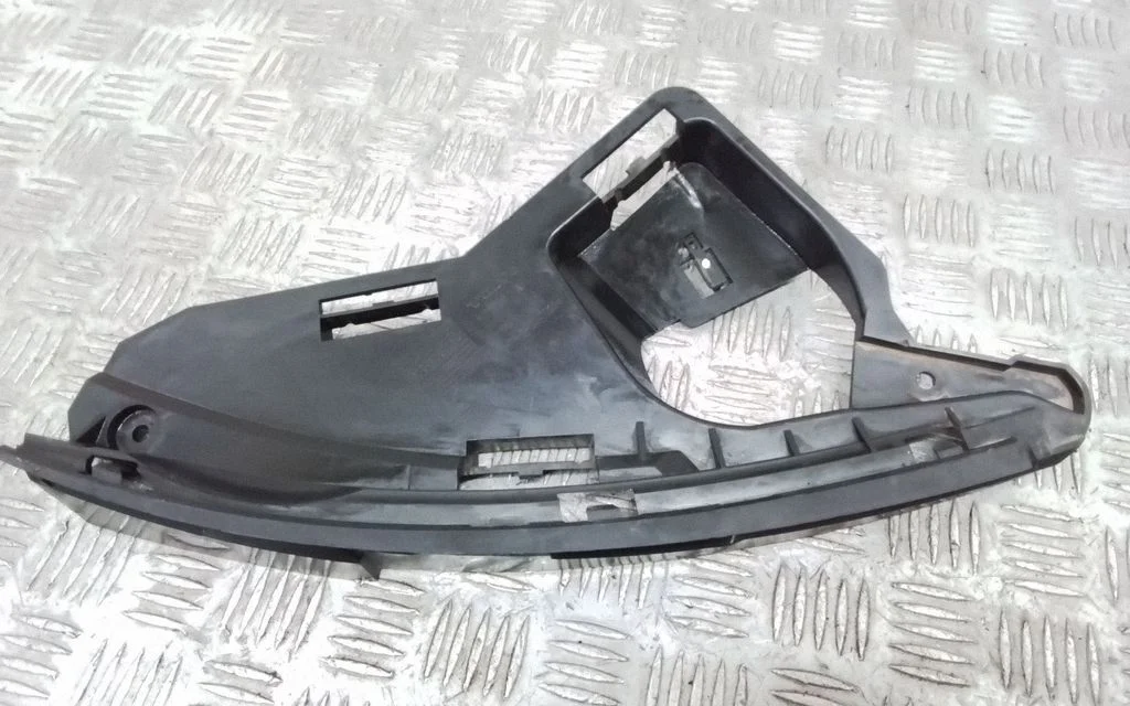 Headlight/headlamp mounting bracket 30763434