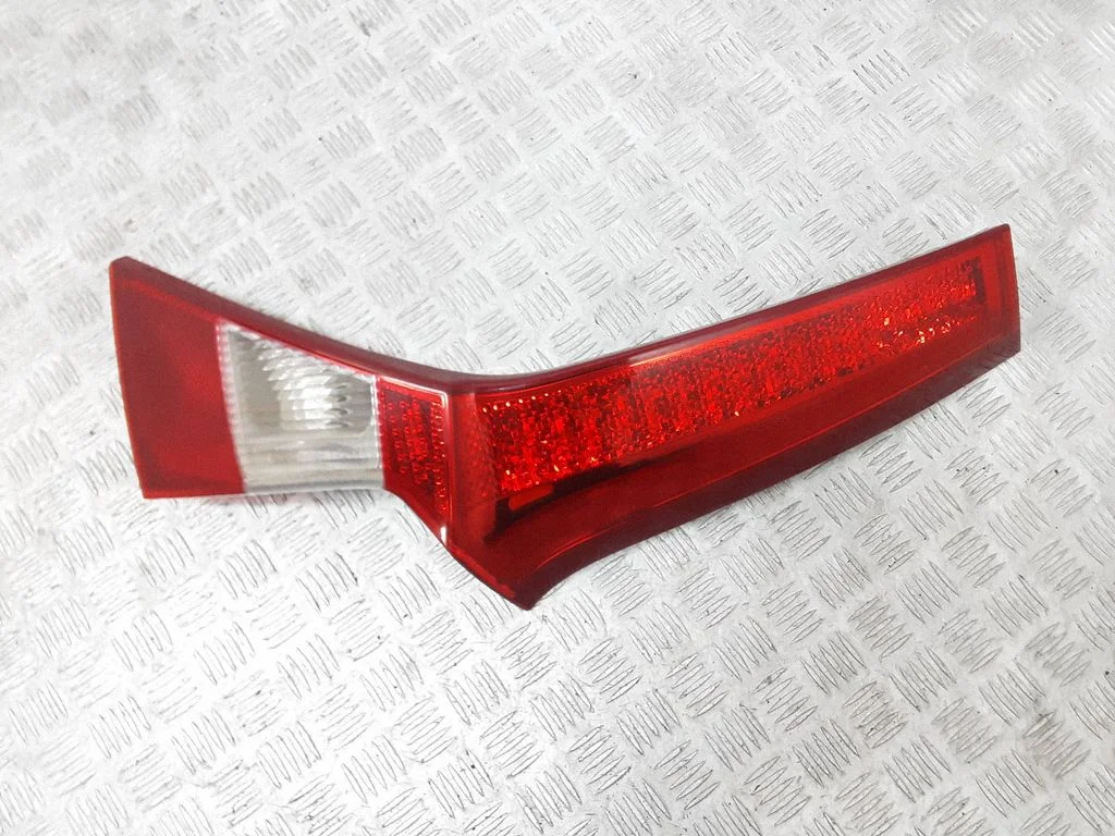 Tailgate rear/tail lights – rear right