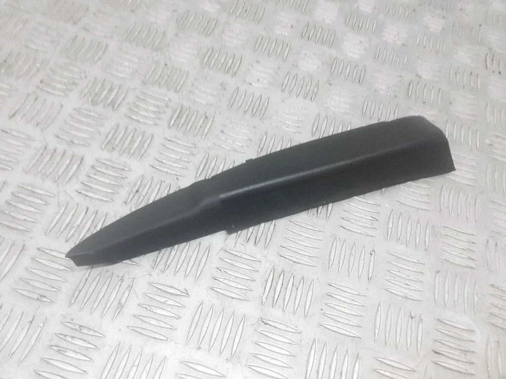 Rear/tail light trim molding – BMW 7 Series F01 F02 F03 F04 (2008-2016)