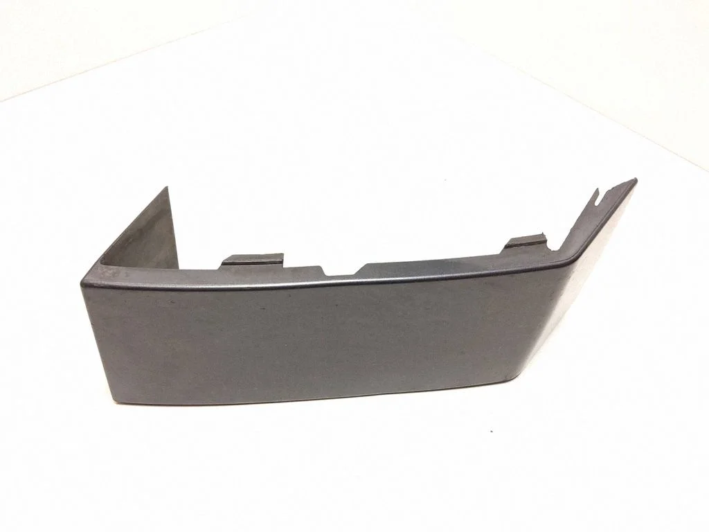 Rear/tail light trim molding – Volvo XC90 (2003-2006)