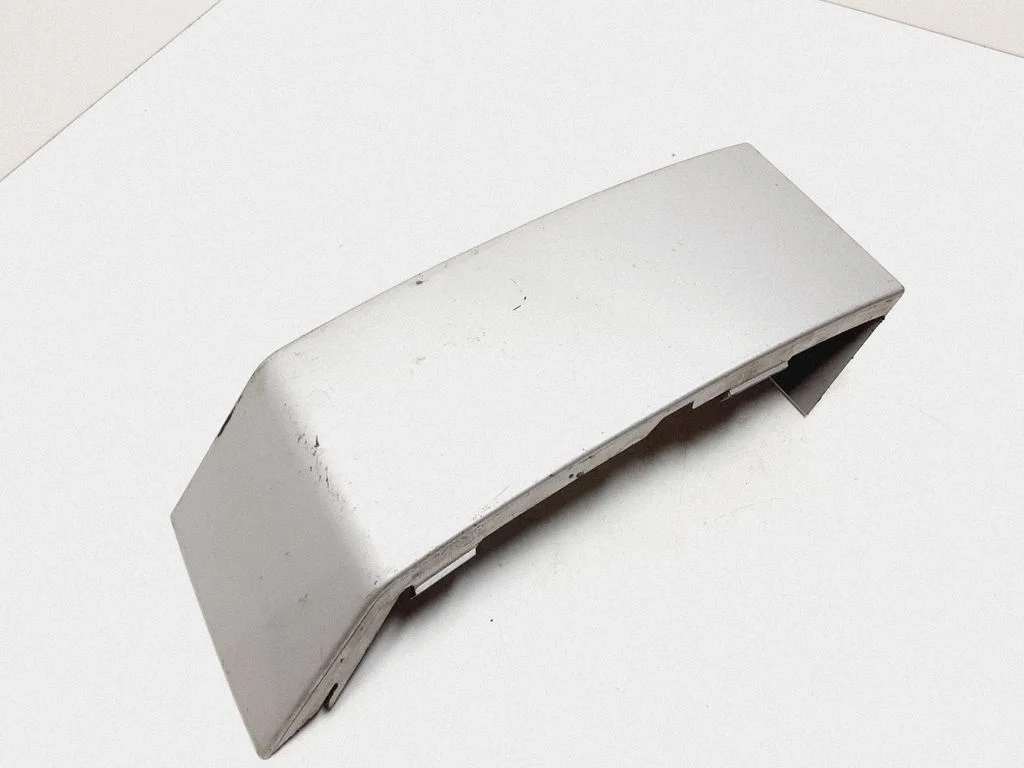 Rear/tail light trim molding – Volvo XC90 (2003-2006)