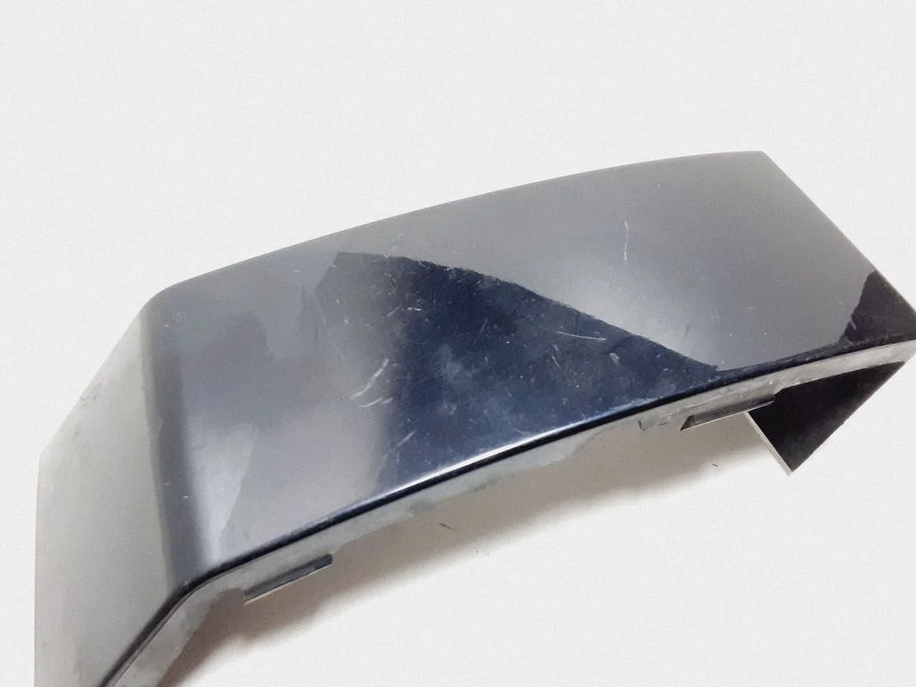 Rear/tail light trim molding – Volvo XC90 (2003-2006)