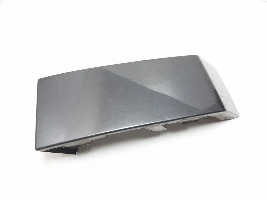 Rear/tail light trim molding – Volvo XC90 (2003-2006)