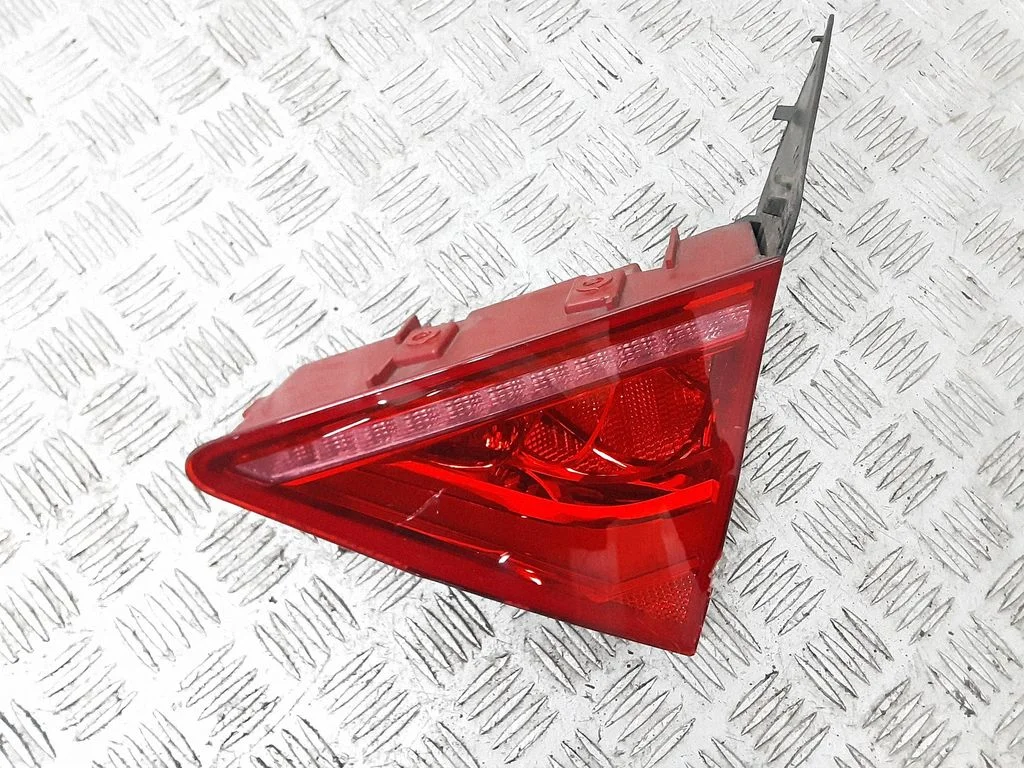 Tailgate rear/tail lights 4G8945094A