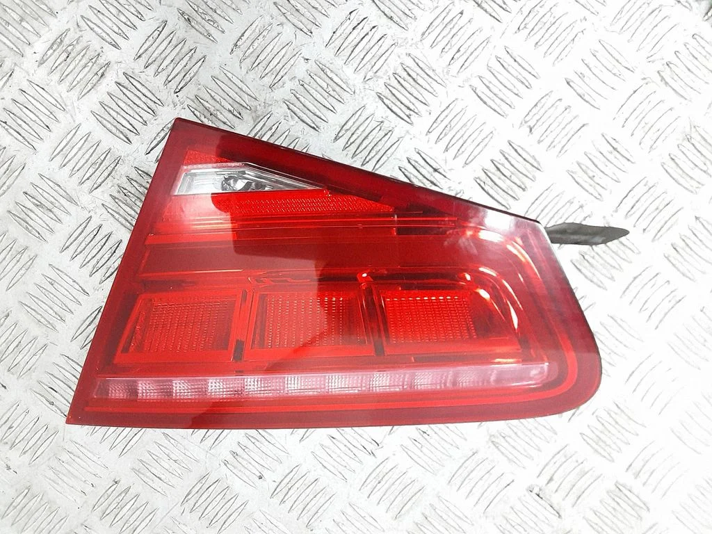 Tailgate rear/tail lights – Audi A8 S8 D4 4H (2010-2016)