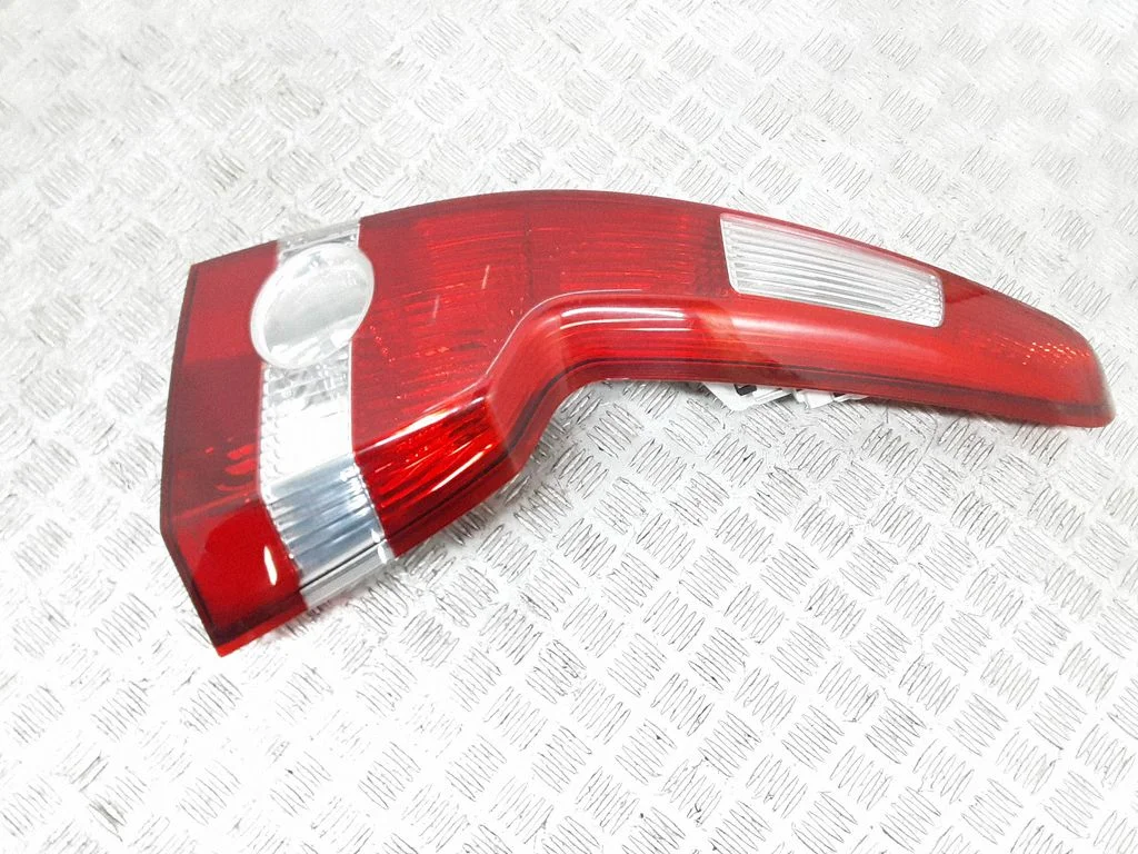 Rear/tail lights – Volvo V50 (2004-2007)