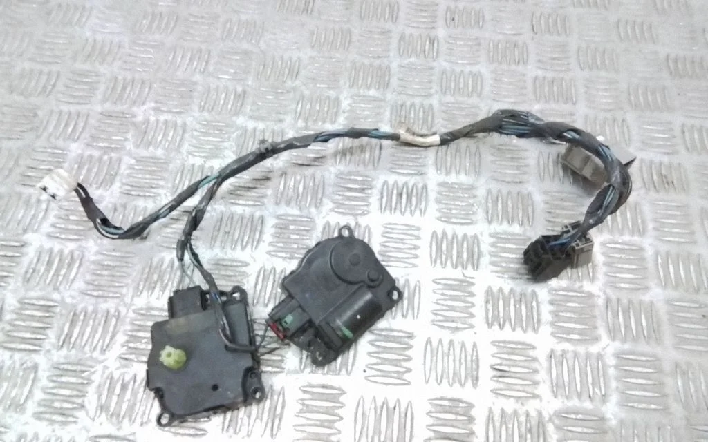 A/C air flow flap actuator/motor – Chrysler Town & Country V (2008-2016)