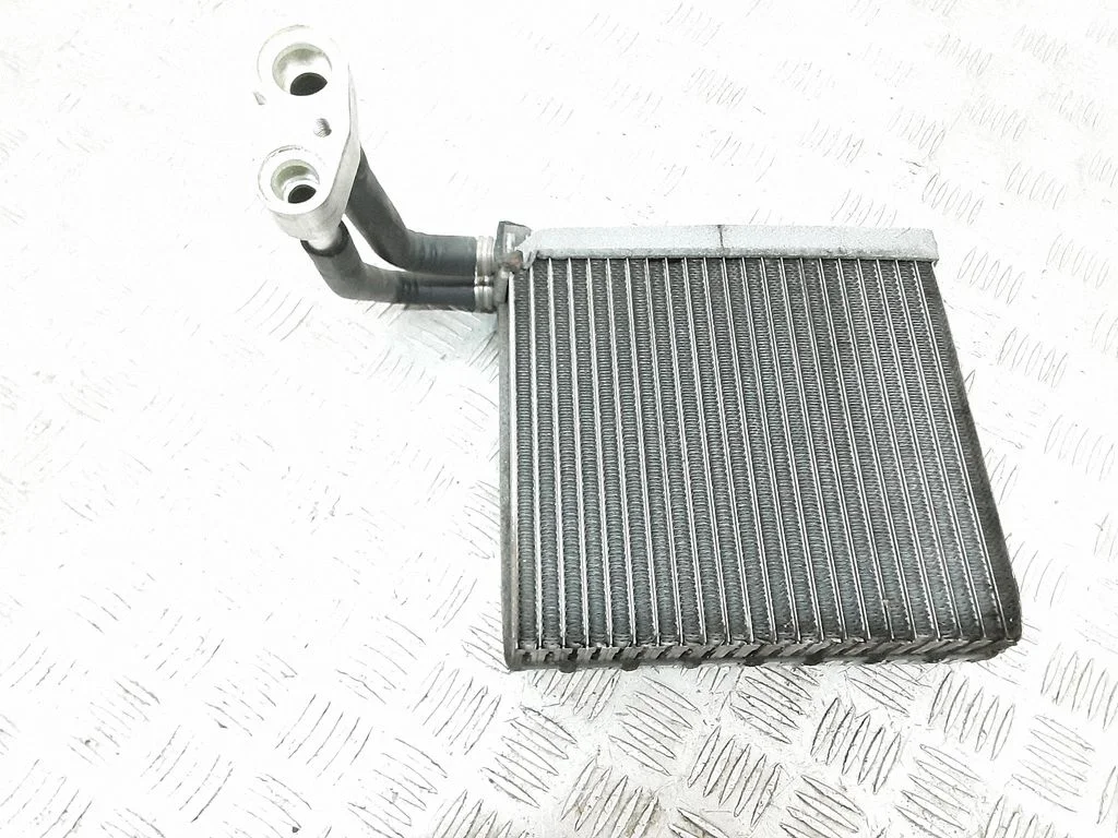 Parownik klimatyzacji – Volvo V50 (2008-2012)