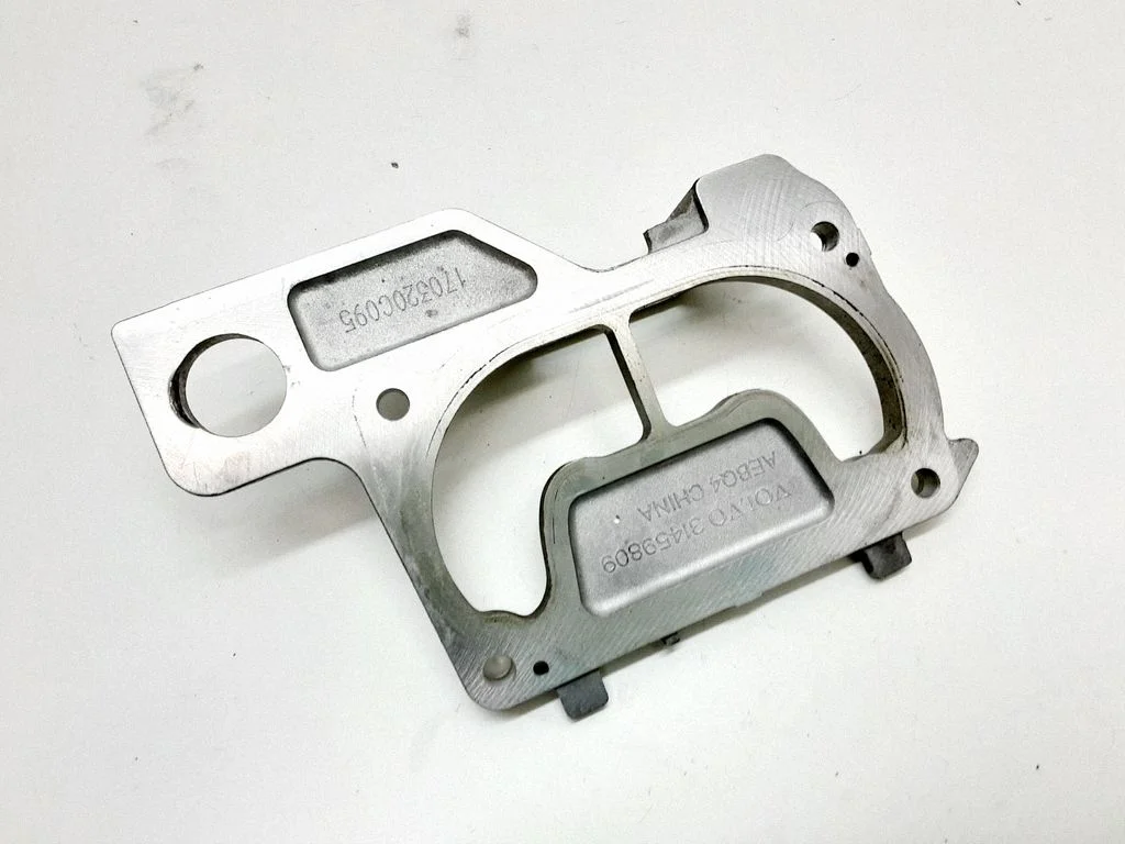 A/C compressor mount bracket 31459809