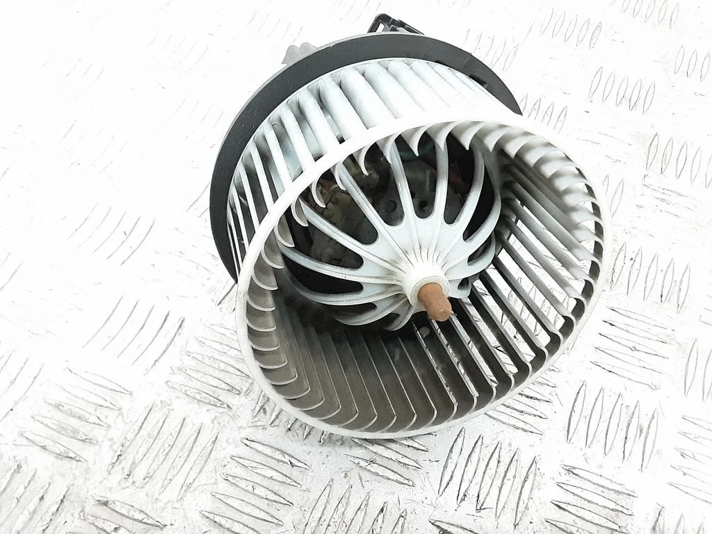 Heater fan/blower K6879