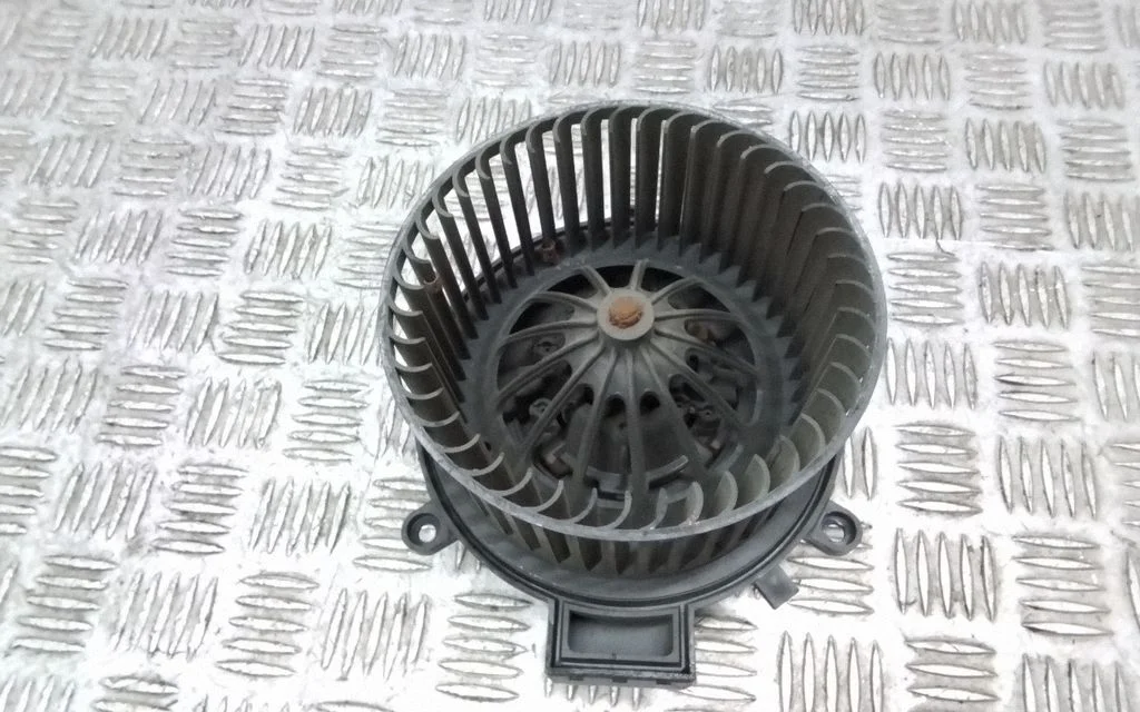 Heater fan/blower – Chrysler Town & Country V (2008-2016)