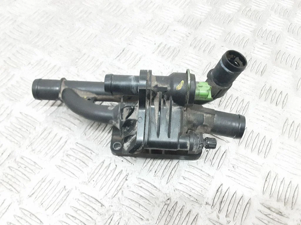 Thermostat/thermostat housing – Volvo V50 (2008-2012)