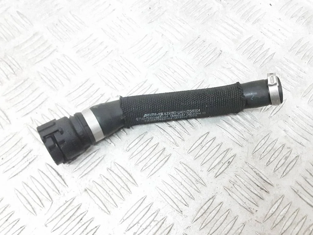 Mootori jahutusvedeliku toru / voolik A2325012401