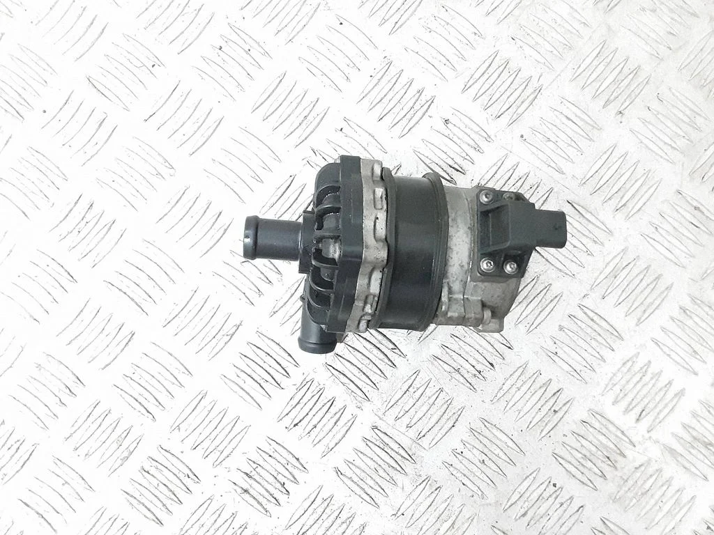 Pompa wody – Audi A8 S8 D4 4H (2010-2016)