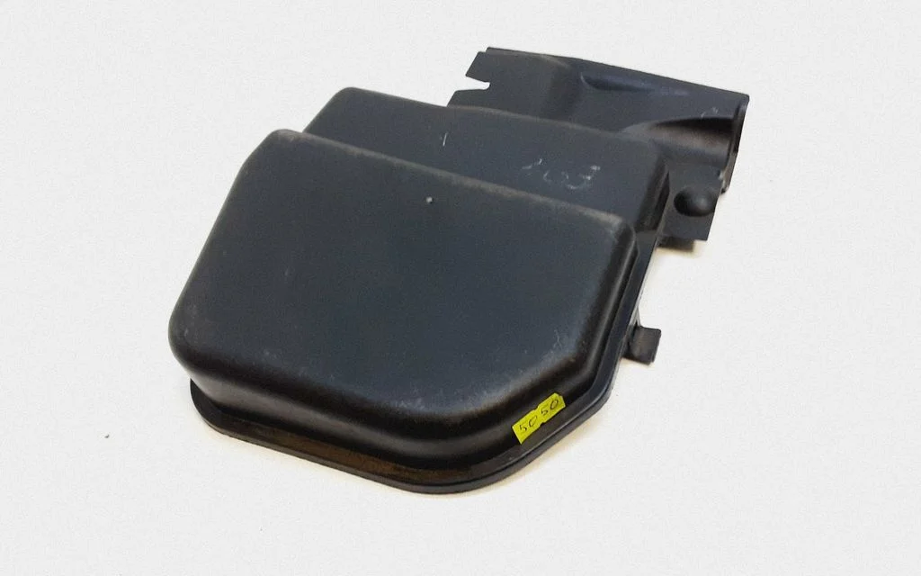 Salongi õhufiltri kate – BMW 1-seeria E81 E87 (2004-2011)
