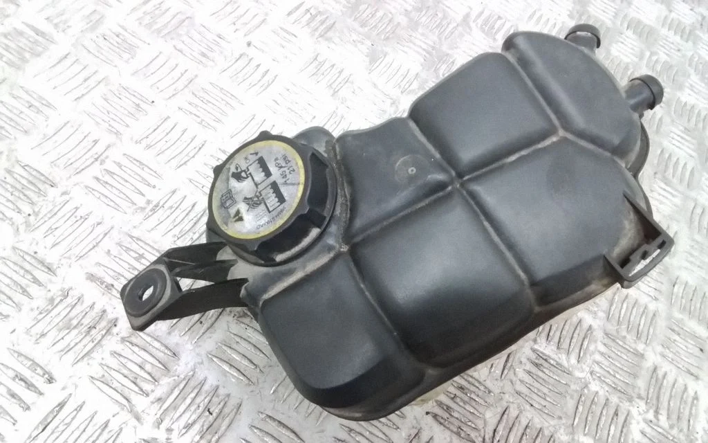Zbiorniczek wyrównawczy płynu chłodniczego 6G918K218CD