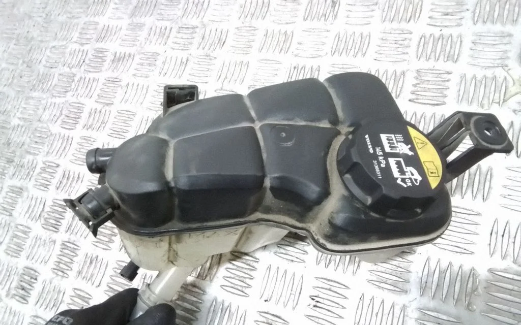 Coolant expansion tank/reservoir 6G918K218